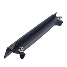 Załaduj obraz do przeglądarki galerii, Braids & Freckles • Magnetic X Holder